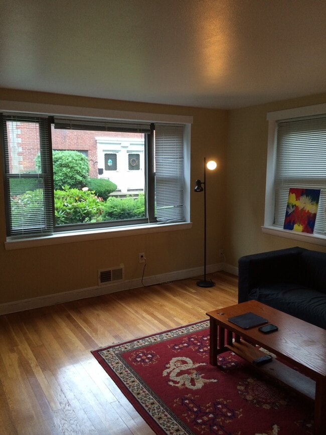 Photo - 178 Church St