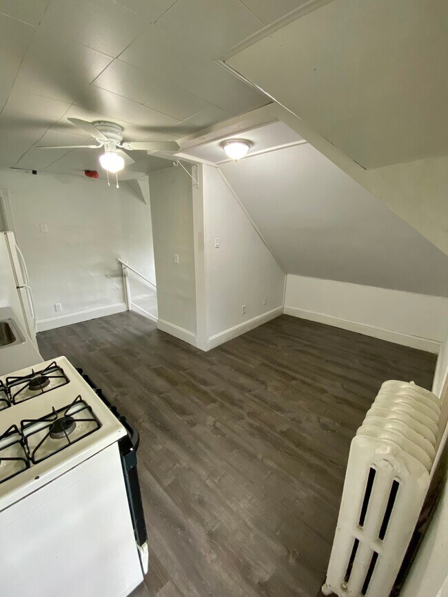 Photo - 214 W Garfield Ave