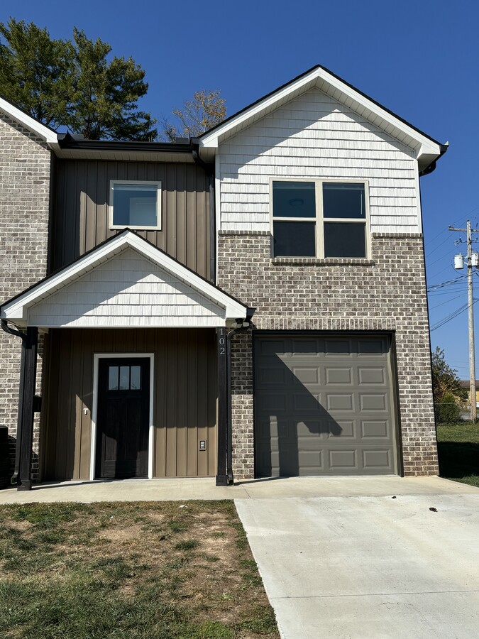 Photo - 102 Stone Ct Wy Townhome