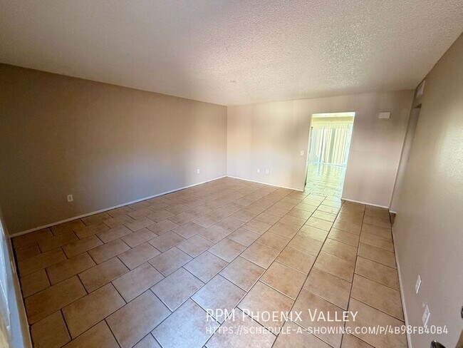 Photo - 4401 N 53rd Ln Unidad 2