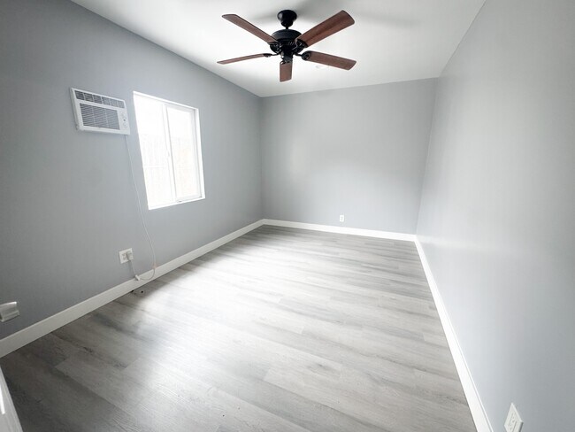 Photo - 7830 Alpaca St