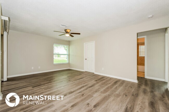 Photo - 1820 SE 10th St