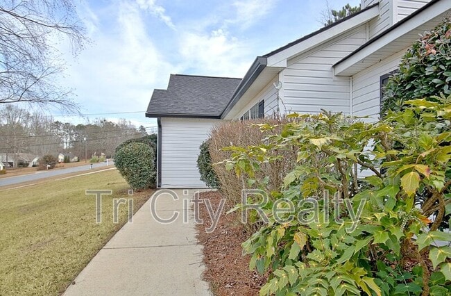 Building Photo - 350 Cobbler Dr