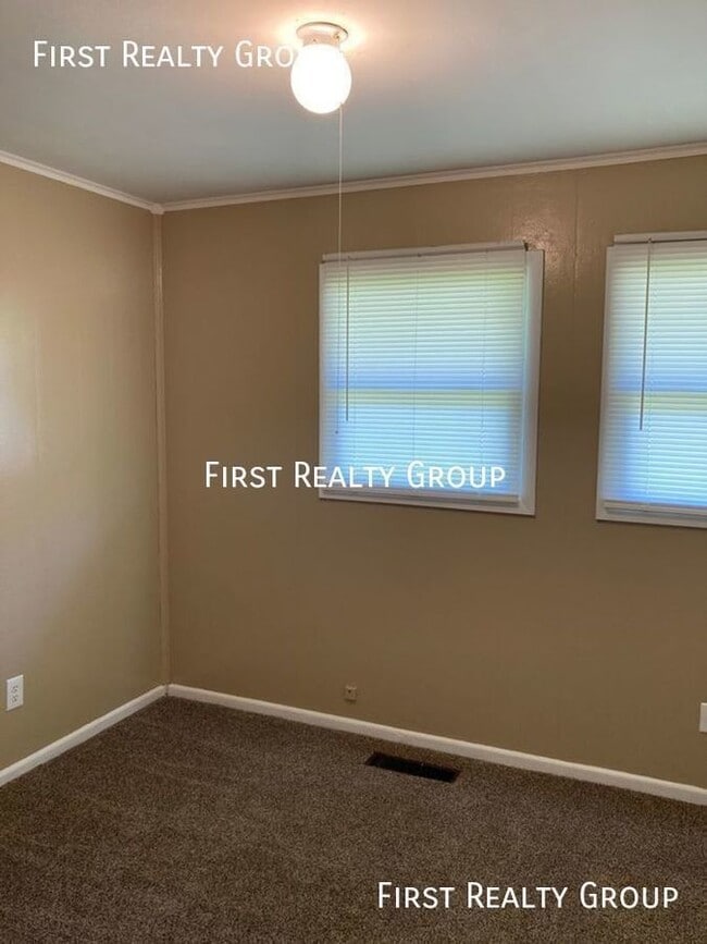 Photo - 3 Bedroom, 1 Bath Ranch Single Family home...