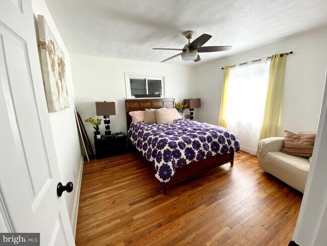 Photo - 5705 Denfield Rd