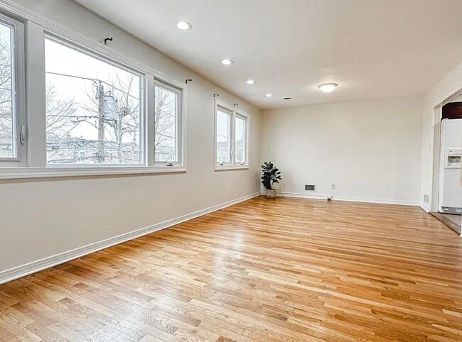 Photo - 14 Centre Ln Unit 2