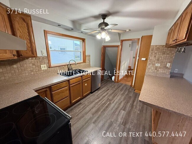 Photo - 3714 Russell-