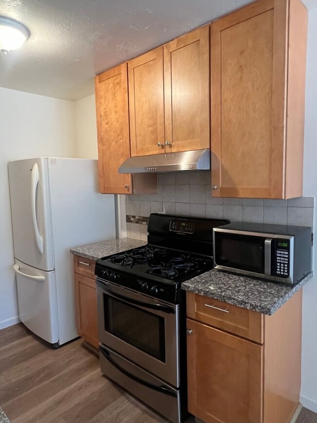 Photo - UPDATED 2 BEDROOM APARTMENT!!