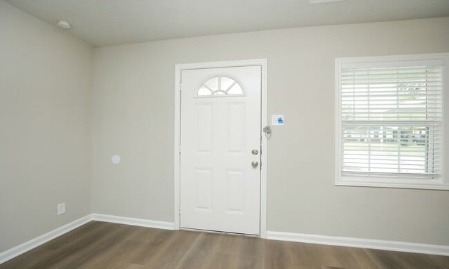 Photo - 5511 Starling St