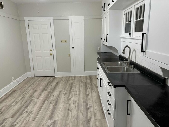 Building Photo - 4624 N 30th St Unit 4624 N 30th St.