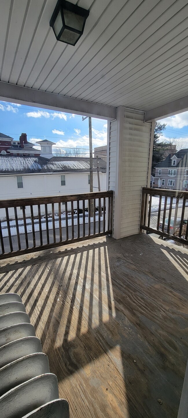 Building Photo - 28 Brook St Unit #1