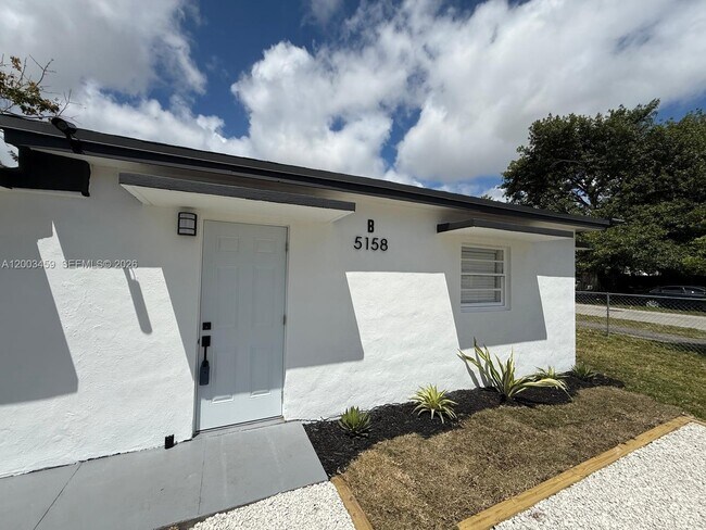 Photo - 5158 NW 19th Ave