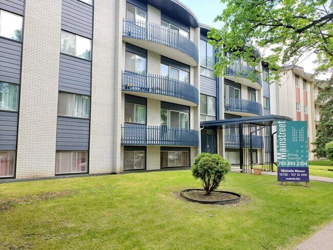 Photo - Michelle Manor