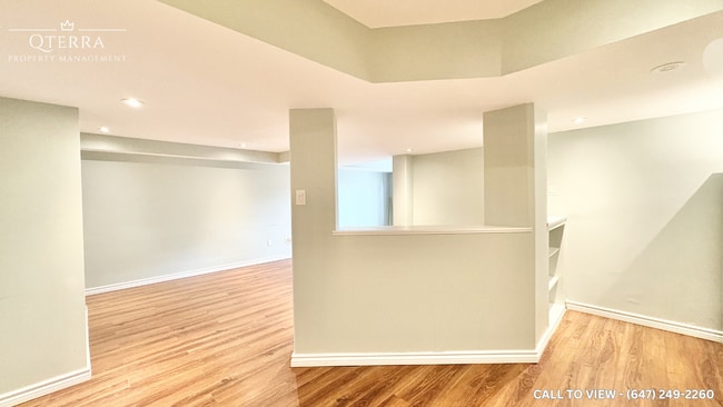 Photo - 569 Blythwood Sq