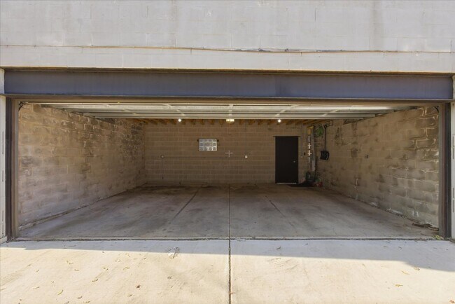 Photo - 850 W Lill Ave Unit #  01