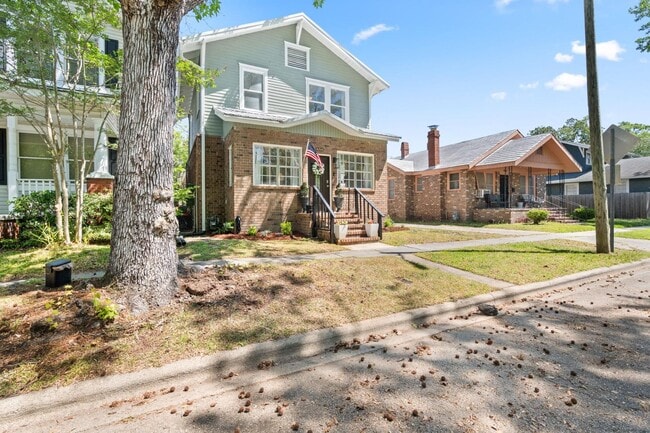 Photo - Charming 3 Bedroom Home Near Downtown Savannah with Flex Room & Fenced Yard
