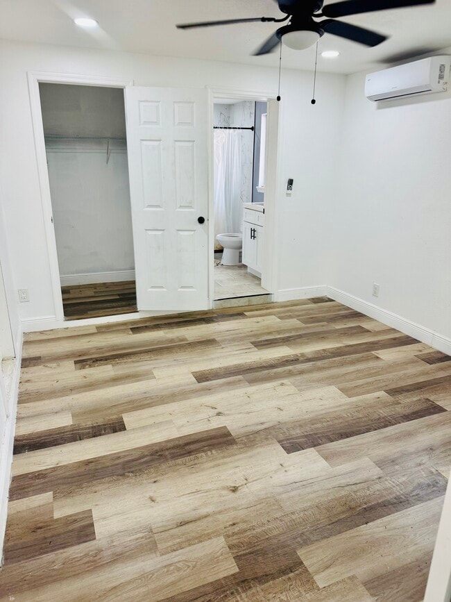 Building Photo - 4432 Perch St Unit Efficiency Studio Apt