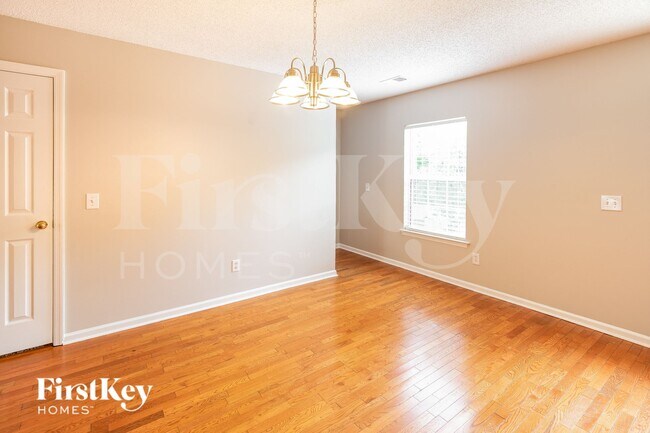 Photo - 113 Tyron Rd