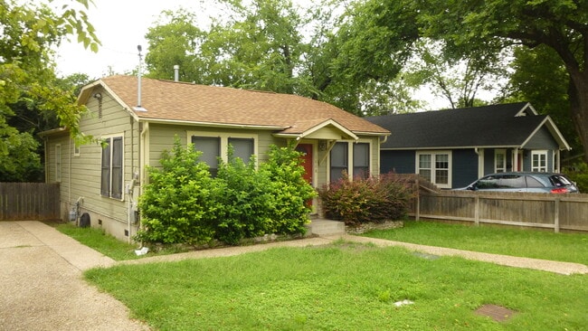 Building Photo - Fantastic cottage in SoCo