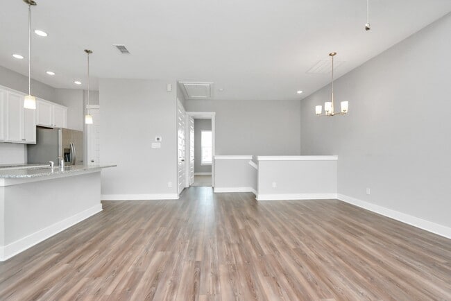 Photo - 713 Strawberry Pines Ct