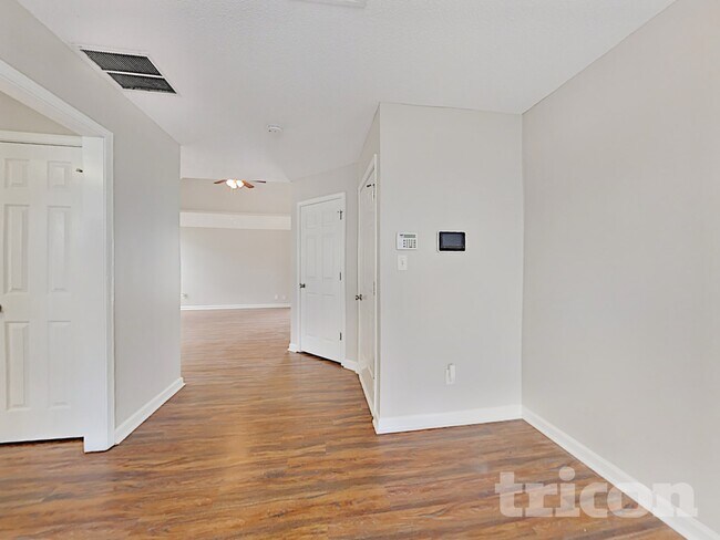 Photo - 105 River View Ct