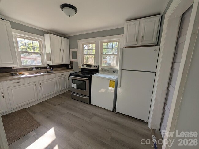 Photo - 1008 E 36th St