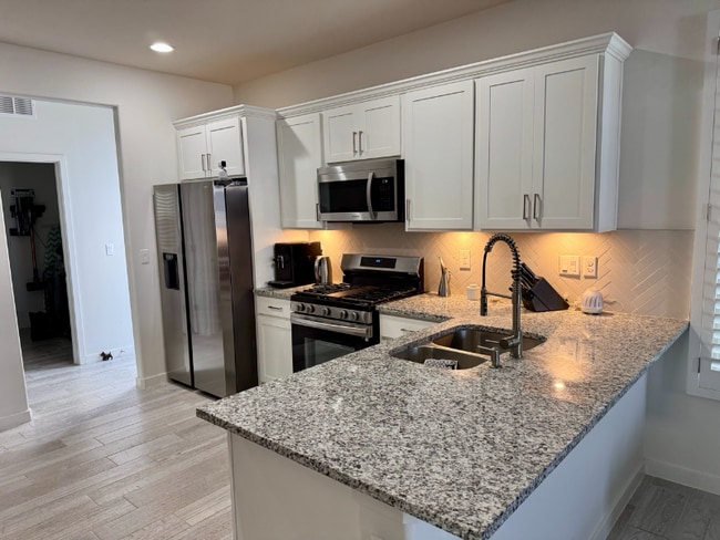 Photo - 5864 Kobe Bryant St