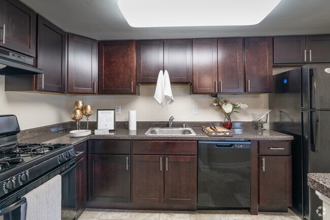 2BR, 2BA - 991SF- Kitchen - Spring Ridge Apartments