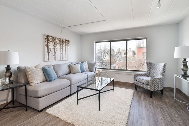 Photo - Oliver & Wendell Apartments