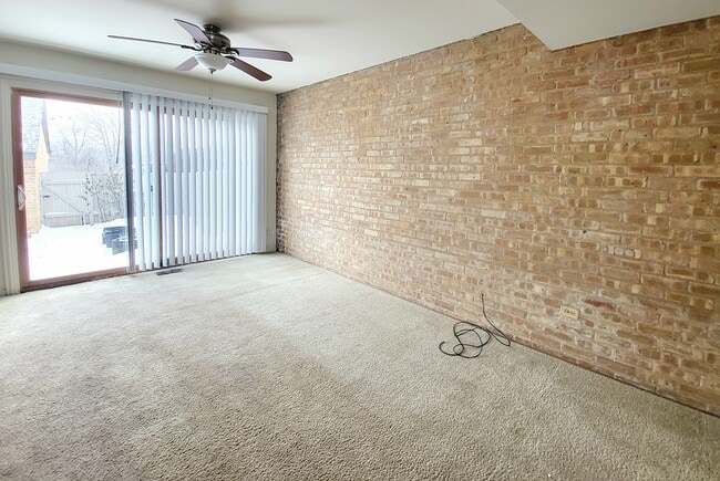 Photo - 712 Concord Ln