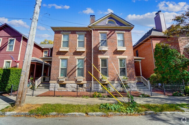 Building Photo - 218 Brown St Rental