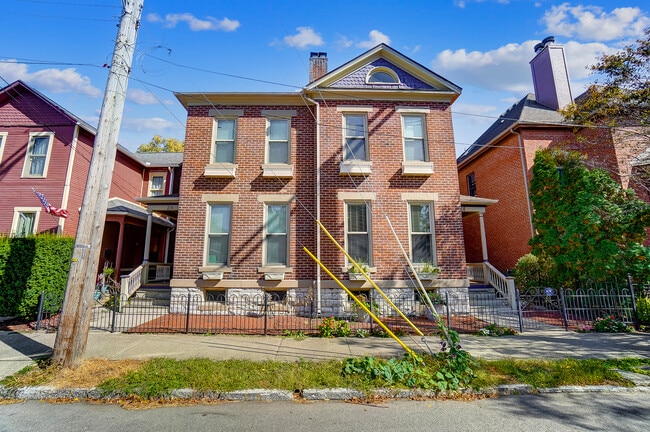 Building Photo - 218 Brown St Rental