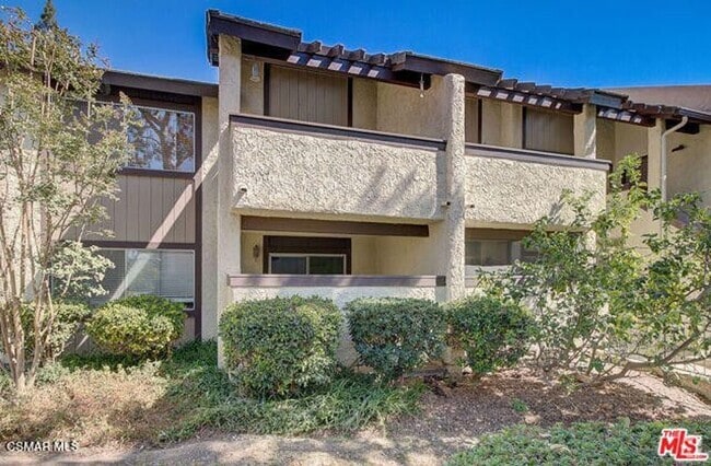 Building Photo - Welcome to this charming 1 bedroom+1 bathroom Rental