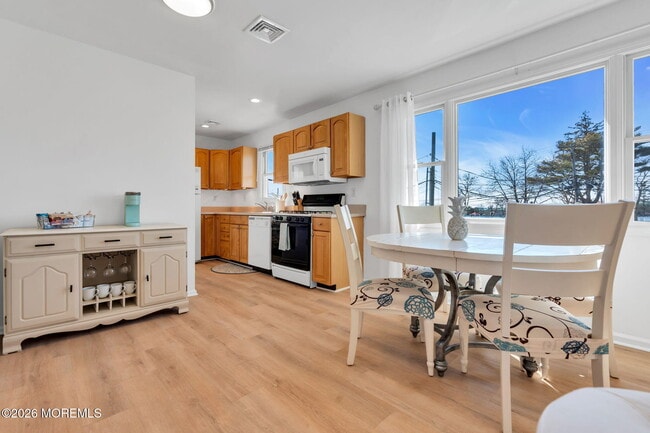 Photo - 548 Washington Blvd Unidad UPPER