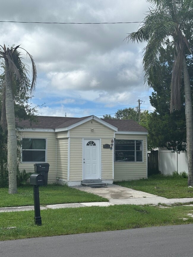 Building Photo - 4170 55th Ave N Rental