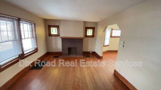 Photo - 703 N D St