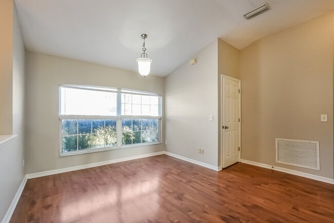 Photo - 232 Valley Edge Dr