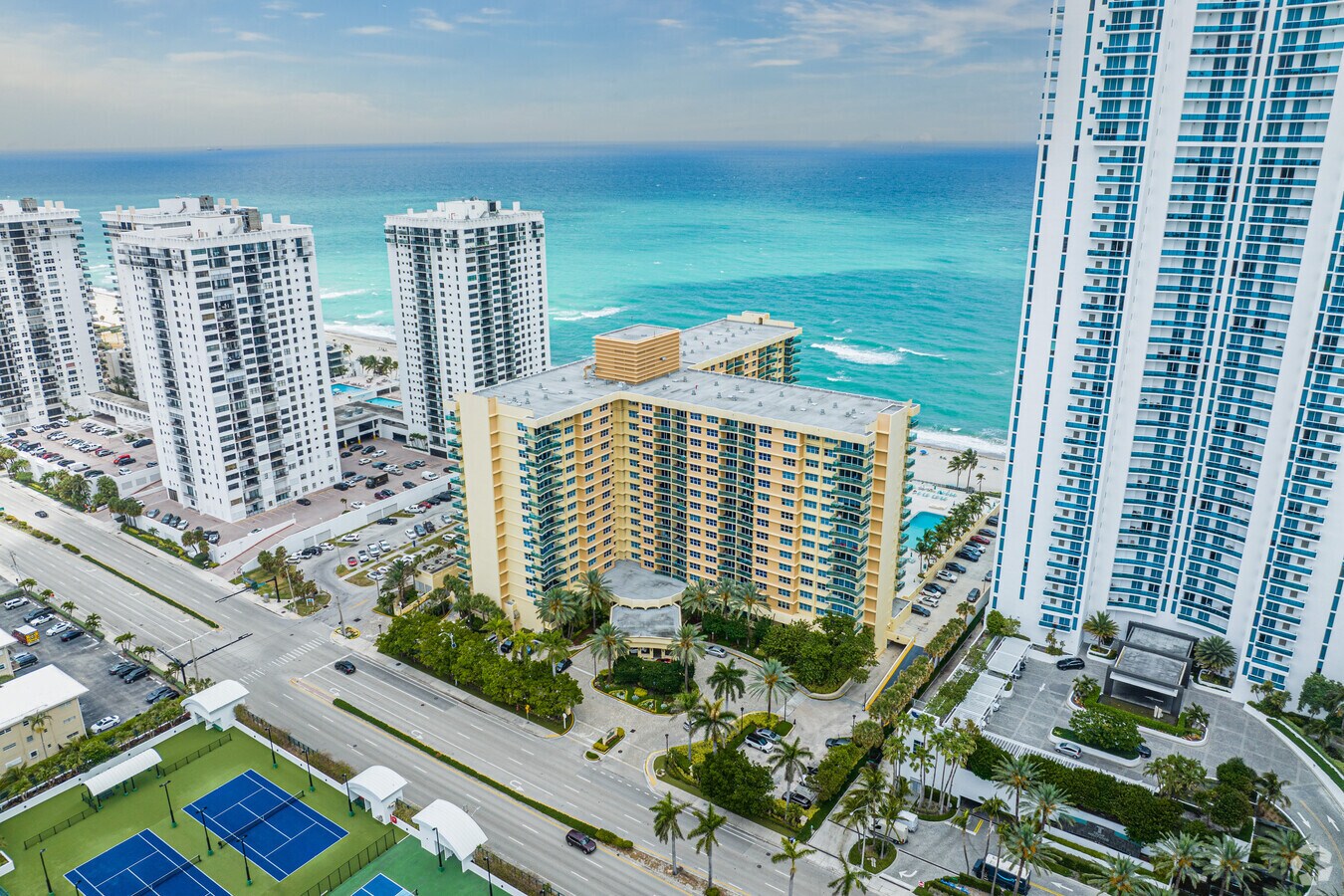 Entrada - Quadomain South