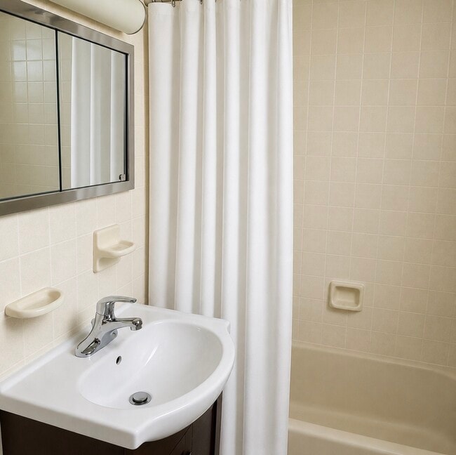 Photo - 43 Garrigan Ave Unit 1 BR plus Den
