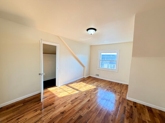 Photo - 113 Delavan Ave