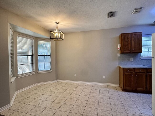 Photo - 411 Hickory Rd