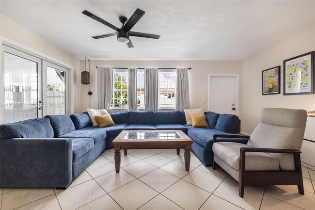 Photo - 2928 SW 5th St Unit C