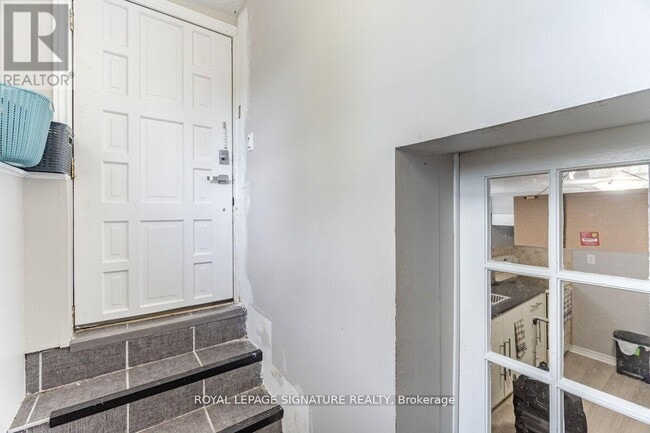 Photo - 1078 Eastmount Ave