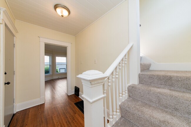 Photo - 1007 Sherman St SE