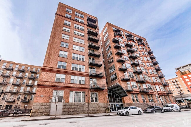 Building Photo - 500 S Clinton St Unit #  0510 Rental