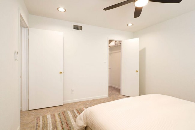 Photo - 7431 Holly Hill Dr