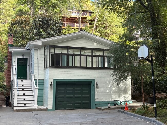 Building Photo - 2 Shady Ln Rental