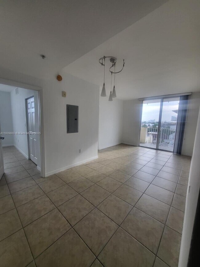 Photo - 119 SW 6th Ave Unidad 708