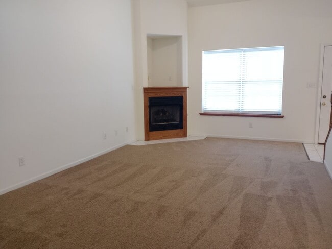 Photo - 1724-1726-1726 Louise Cir