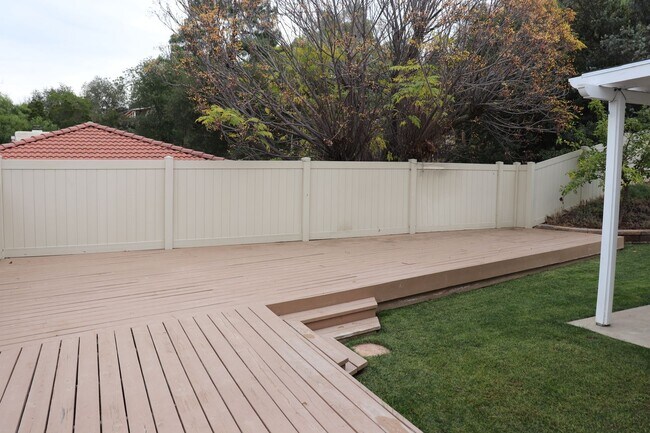 Photo - Spacious ALPINE 3 Bedroom 2.5 Bath 2 Story... Casa